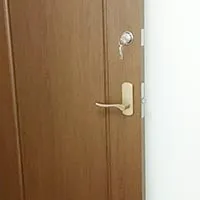 部屋のドアの鍵後付け
