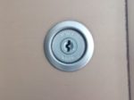 浜松市中区海老塚の玄関の補助錠の開錠と鍵交換作業