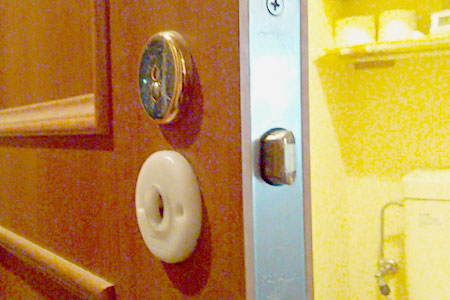マンションのトイレの扉の鍵修理｜港北区