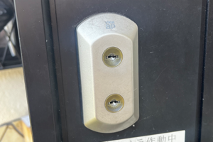 玄関ドアの鍵