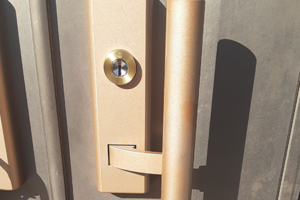 WESTの916シリンダーに交換した玄関ドア