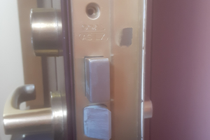 LXタイプの錠ケースが付いた玄関ドア