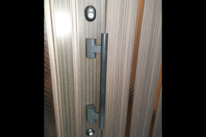 MIWAのPSシリンダーが付いている玄関ドア