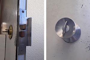 玄関のドアノブ