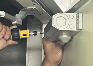 ドアクローザーを交換する業者