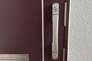 シリンダー交換前の玄関ドア