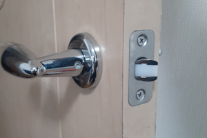 室内扉の修理したレバーハンドル