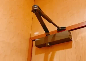 ドアクローザー