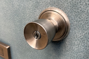 不具合が起きた鍵付きドアノブ