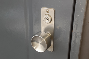 MIWAのU9が付いた玄関ドア