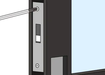 フロントプレートのネジを外す