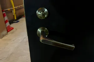 玄関のレバーハンドル