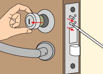 シリンダーを固定しているピンを外して、シリンダーを取り外す