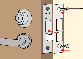 フロントプレートを取り付ける