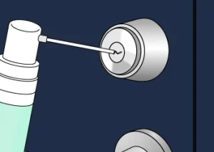 鍵穴専用の潤滑剤を鍵穴に注入