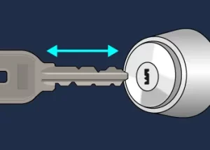鍵を何度か抜き挿しする