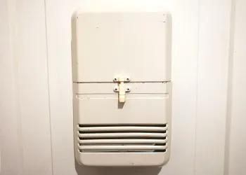 内側からできるドアポストの防犯対策