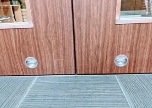 自動ドアの鍵