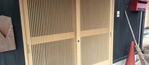 玄関引き戸の鍵交換費用はどれくらい？相場と自分で交換する方法を解説！